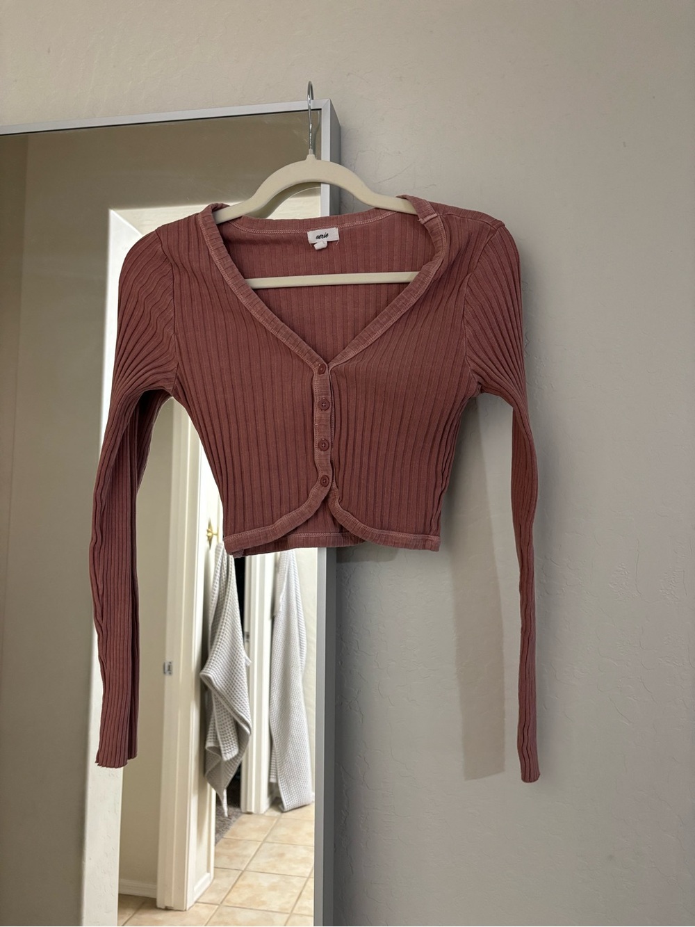 aerie Ribbed V-Neck Button Crop Top - Dusty Rose